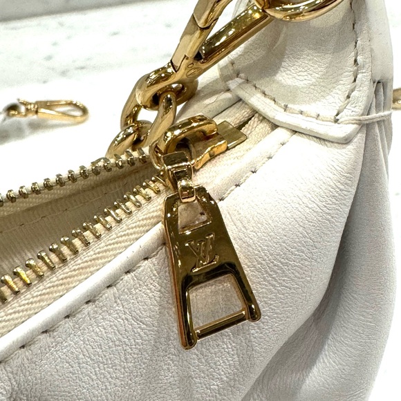 Authentic Louis Vuitton Monogram Bubblegram Over the Moon Shoulder Bag White - Picture 12 of 15